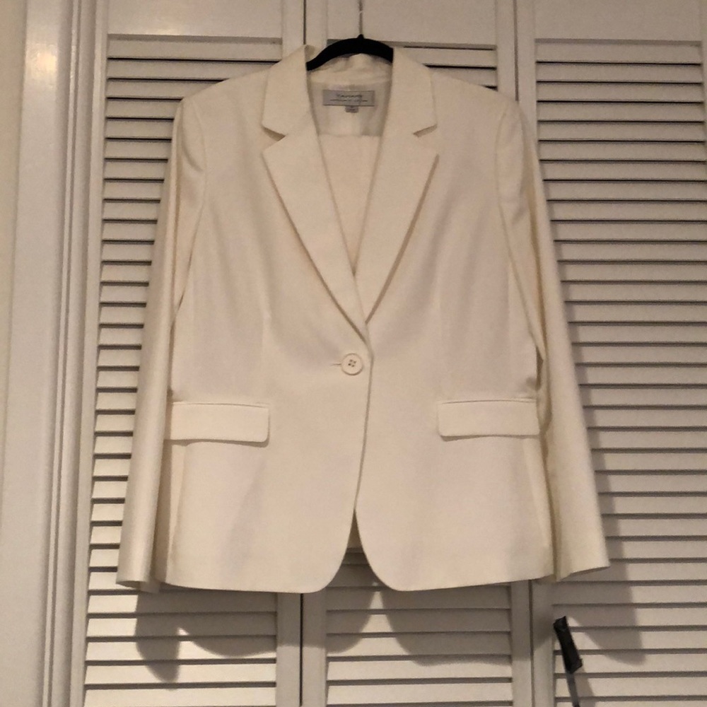 BNWT White Tahari 2pc suit